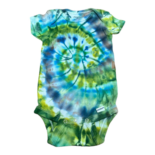 Infant 3-6 Months Green Brown and Blue Spiral Ice Dye Tie Dye Onesie